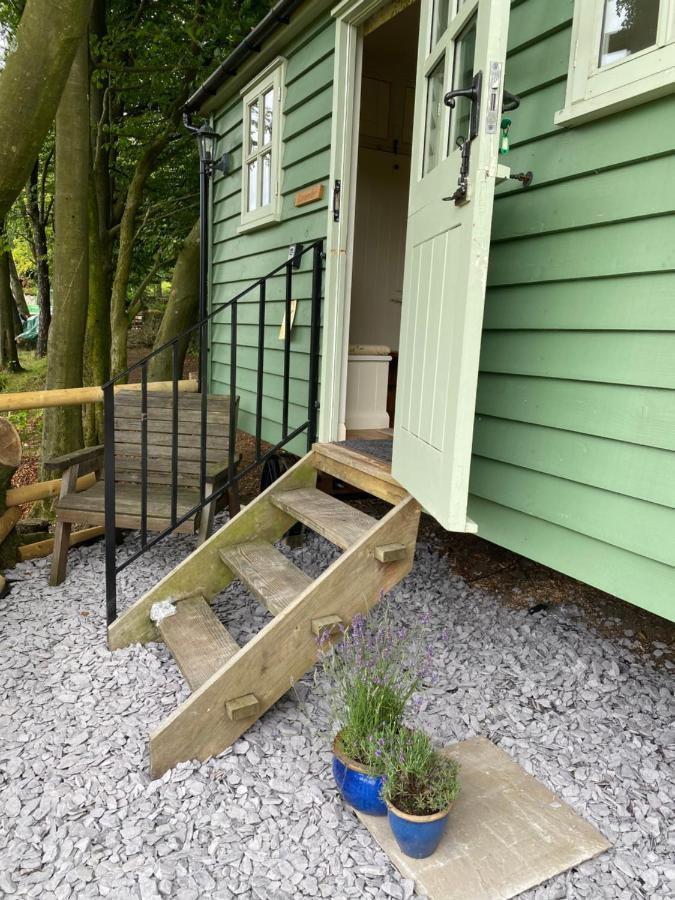 Lavender Retreat With Private Hot Tub Guest House Upper Hulme ภายนอก รูปภาพ