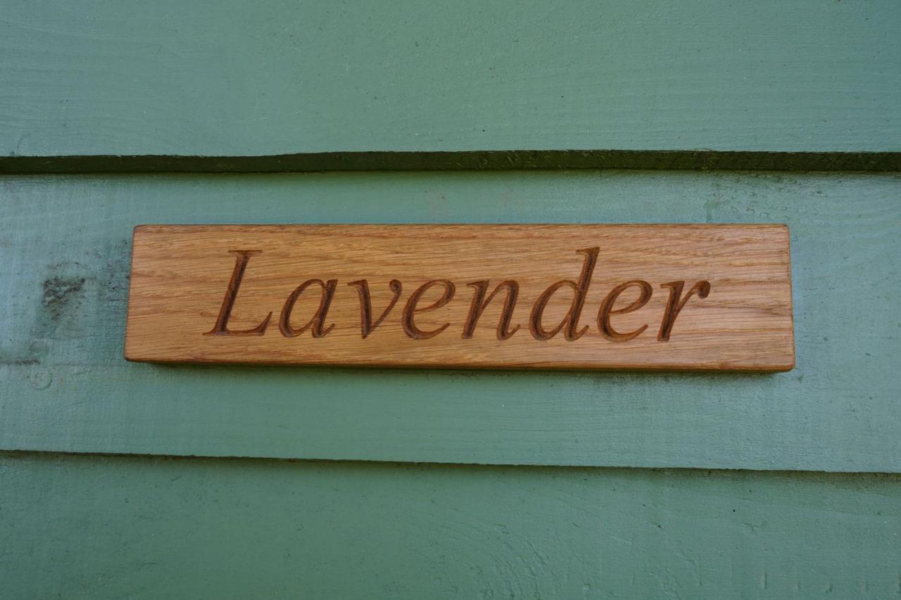 Lavender Retreat With Private Hot Tub Guest House Upper Hulme ภายนอก รูปภาพ