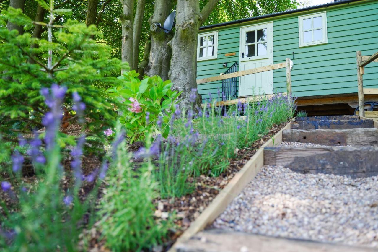 Lavender Retreat With Private Hot Tub Guest House Upper Hulme ภายนอก รูปภาพ